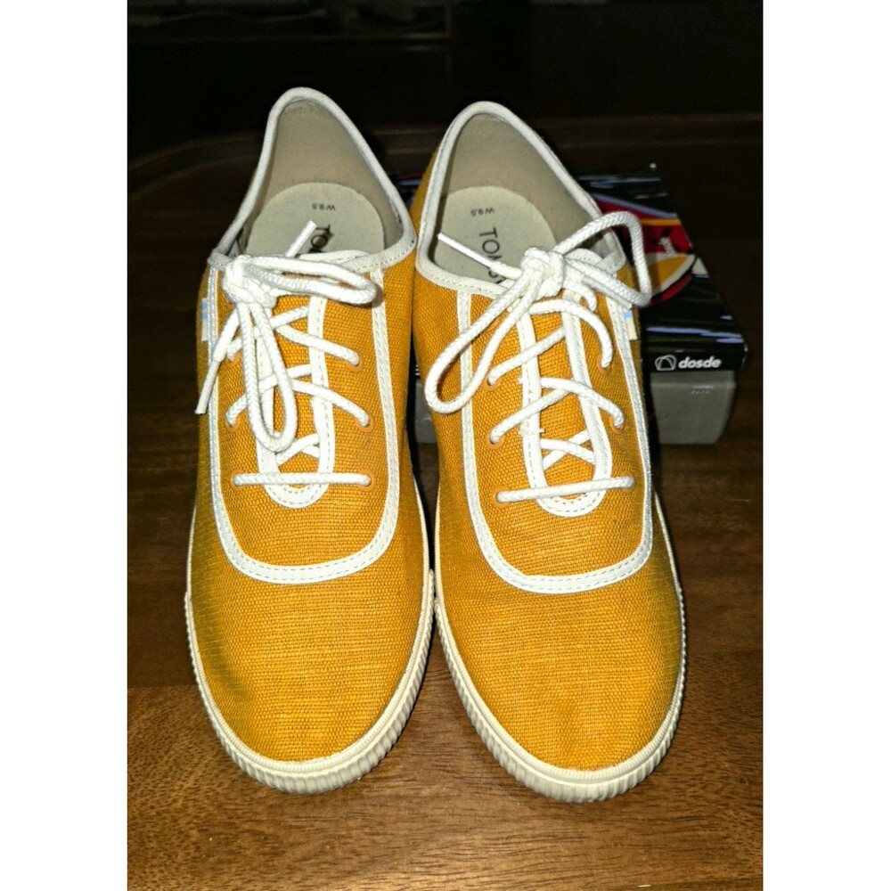 TOMS Yellow Canvas Lace-Up Sneakers Round Toe Logo Accents Men's US 9.5